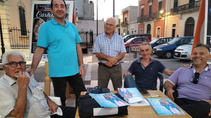 Il Comitato Festa Patronale “Madonna delle Grazie” di Collepasso in piazza con il suo banchetto