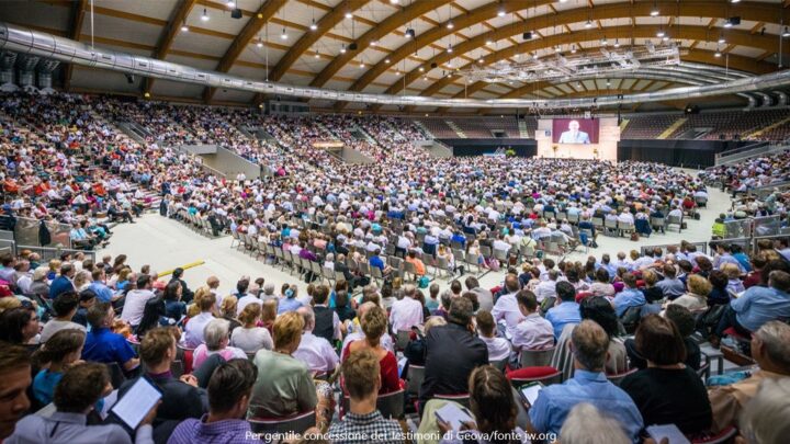 A Bari migliaia di persone per il congresso annuale dei Testimoni di Geova a fine luglio