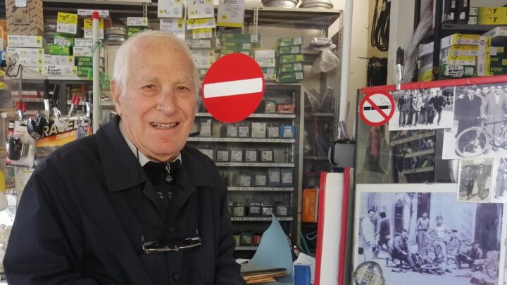 “Vituccio” Meli, decano dei commercianti di Collepasso, a 94 anni ancora in attività