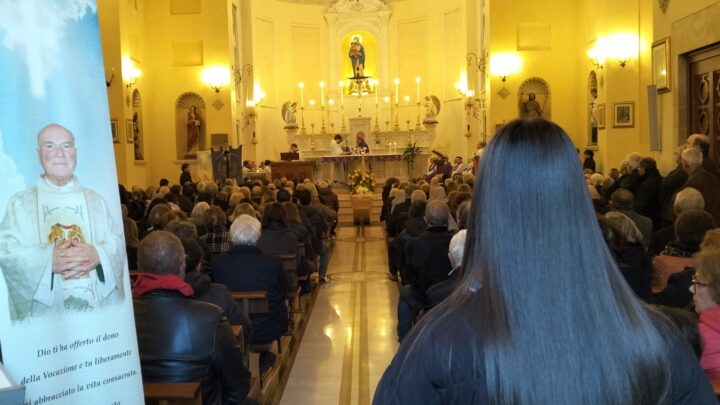 “Don Celestino, uomo ricco di umanità, capace di essere padre e fratello, spiritoso, gioioso nel donare”: il saluto del Vescovo e dell’intera comunità