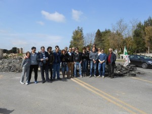 Foto-ricordo per alcuni partecipanti al sit-in